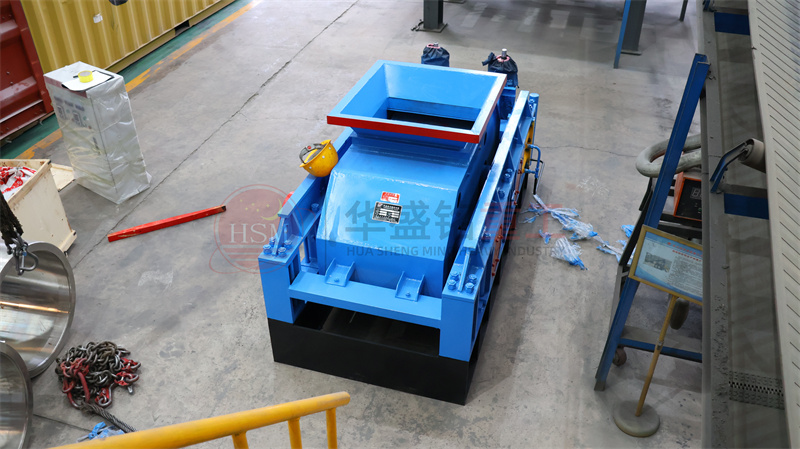 大型對輥制砂機(jī) 大型對輥制砂機(jī)